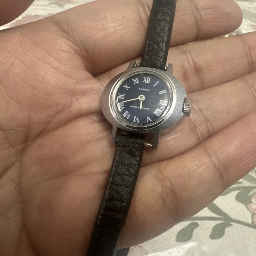 Works Vintage Timex Dynamic France Ladies Watch 26mm Roman Dial Manual Wind Runs